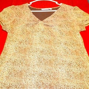 Croft & Barrow size LG 2 layer laced stretch top w/ dark brown cellular pattern.